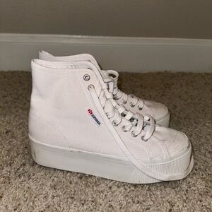 Size 8 platform high top superga